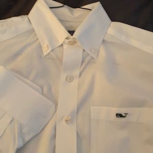 Vineyard Vines button down long sleeve shirt